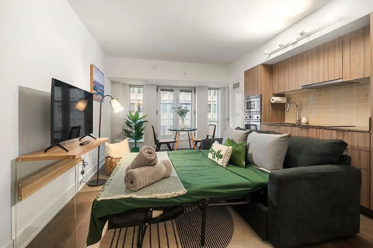 Modern Luxury Suite With King Bed In Downtown تورونتو