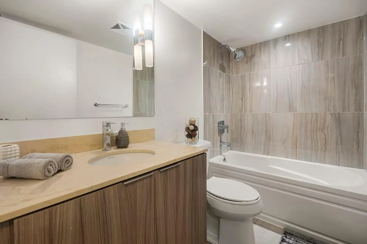 Modern Luxury Suite With King Bed In Downtown Toronto Lejlighed